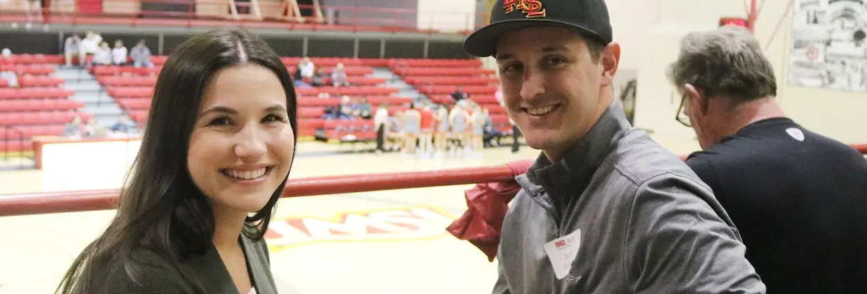 umsl alumni at sporting event