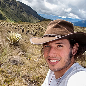 Dr. Simon Uribe-Convers