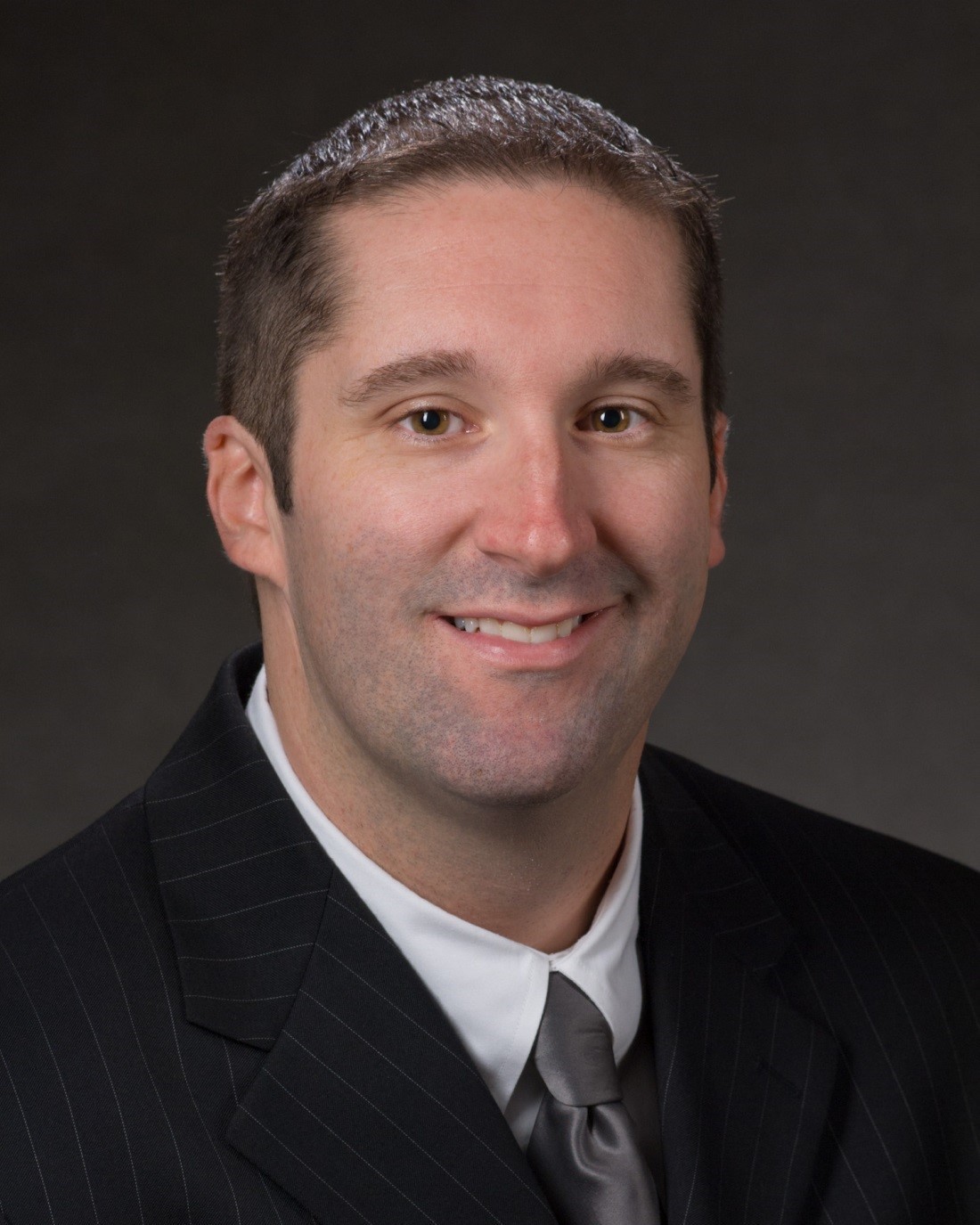 Roy Parenzuela Headshot