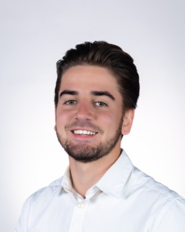 Massimo Klüver Headshot