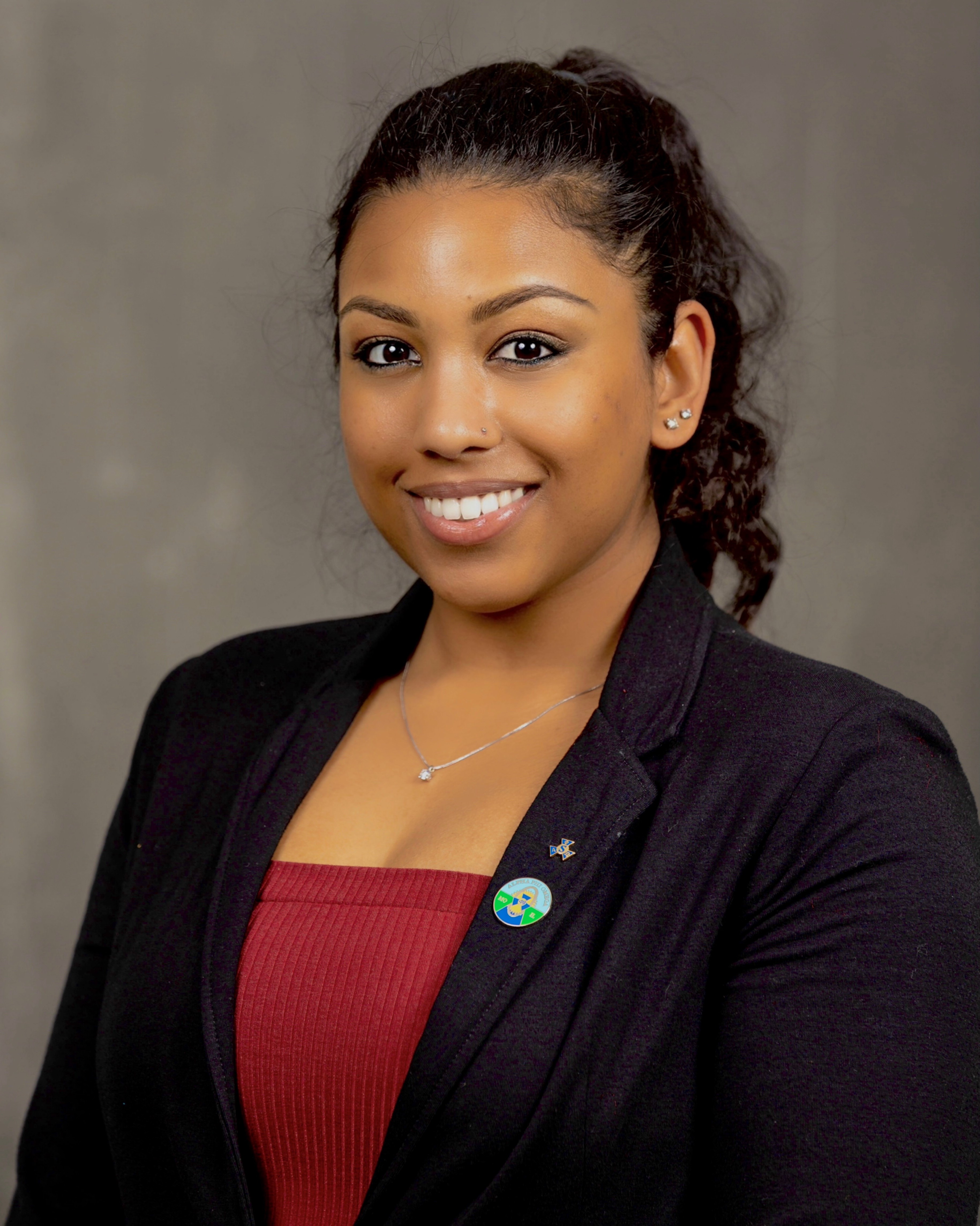 Jenika Kulasakera Headshot