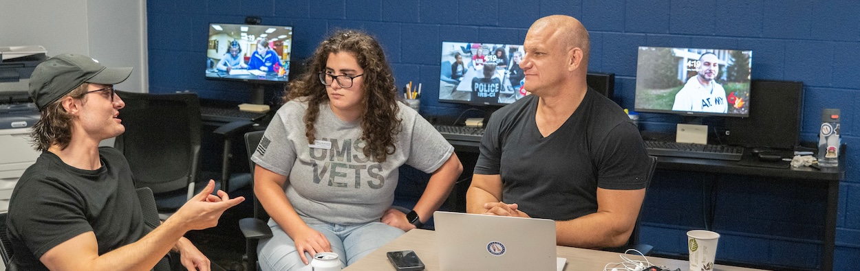 student vets talking
