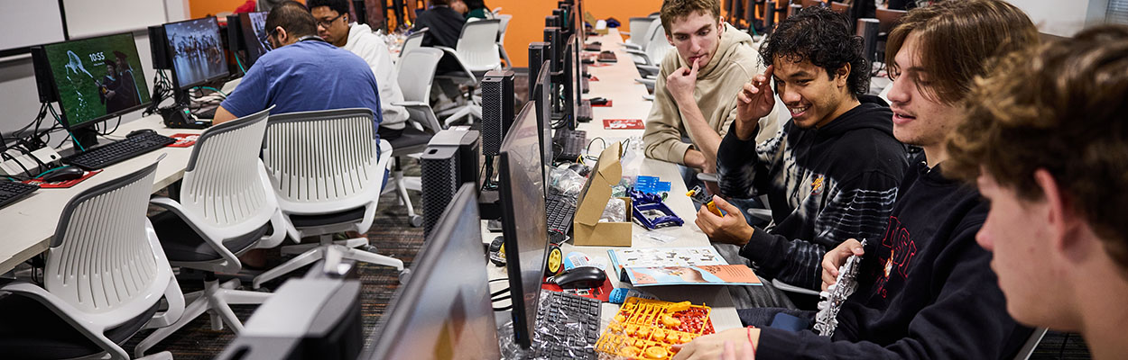 UMSL students in an engineering class