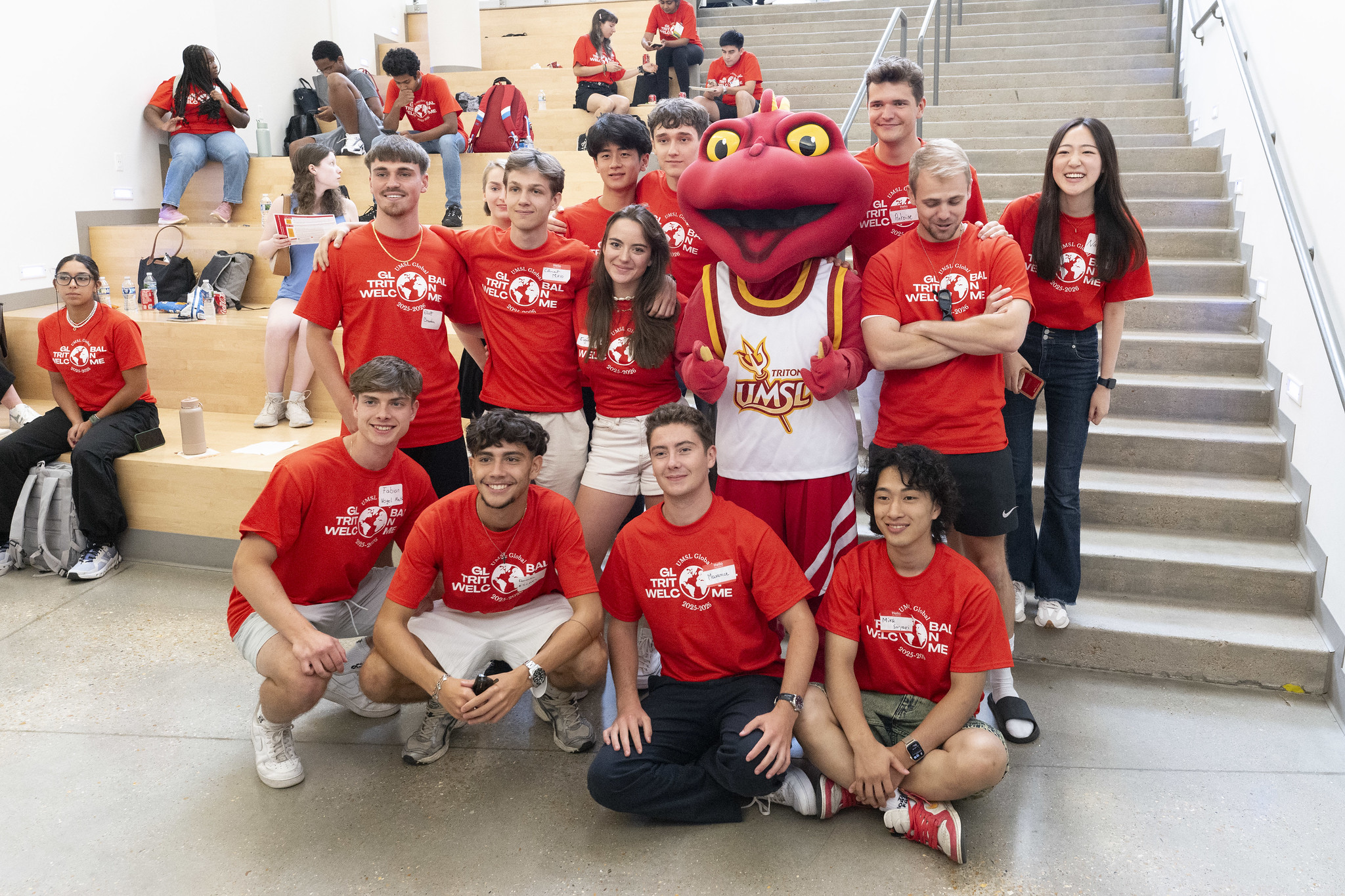 UMSL Global Students with Louie