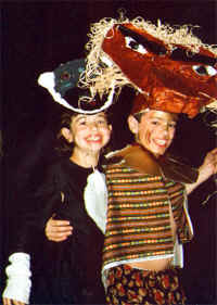 z_h_play.jpg (72584 bytes)