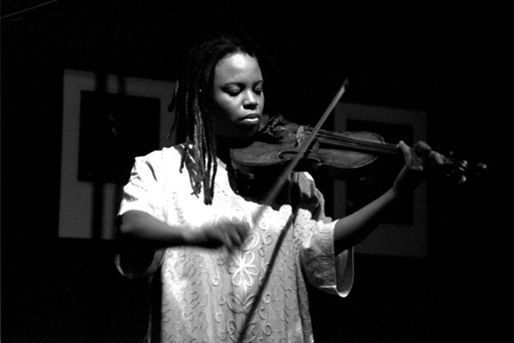 Regina-Carter 2001